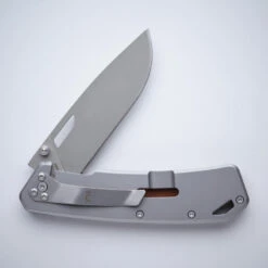 Couteau Chasse Pliant 8,5cm Grip V2 Kaki Axis 85 -Camping Boutique couteau chasse pliant 85cm grip v2 kaki axis 85 1