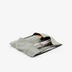 Quechua TABLE DE CAMPING COMPACTE 4/6 PERSONNES - PLATEAU BOIS - POCHE DE RANGEMENT -Camping Boutique table de camping compacte 46 personnes plateau bois poche de rangement 3