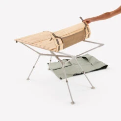 Quechua TABLE DE CAMPING COMPACTE 4/6 PERSONNES - PLATEAU BOIS - POCHE DE RANGEMENT -Camping Boutique table de camping compacte 46 personnes plateau bois poche de rangement 7
